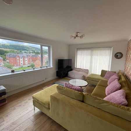 Luxury 4-5 Bed Home With Games Room And Balcony 뉴타운 외부 사진