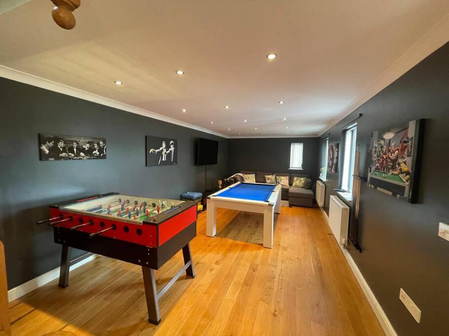 Luxury 4-5 Bed Home With Games Room And Balcony 뉴타운 외부 사진